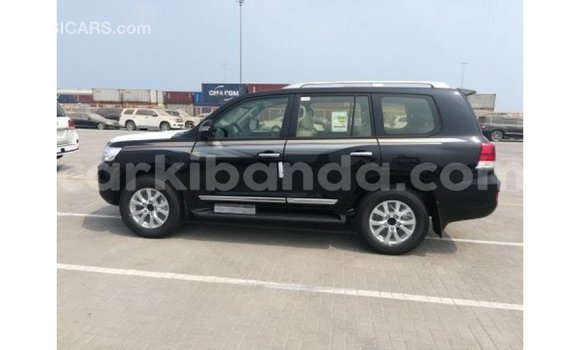 Acheter Import Voiture Toyota Land Cruiser Noir à Import - Dubai, Ouganda Acheter Import Voiture Toyota Land Cruiser Noir à Import - Dubai, Ouganda