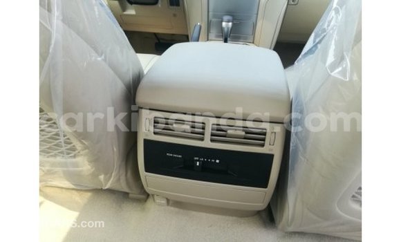 Acheter Import Voiture Toyota Land Cruiser Noir à Import - Dubai, Ouganda Acheter Import Voiture Toyota Land Cruiser Noir à Import - Dubai, Ouganda