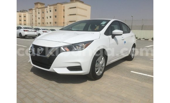 Acheter Import Voiture Nissan Sunny Blanc à Import - Dubai, Ouganda