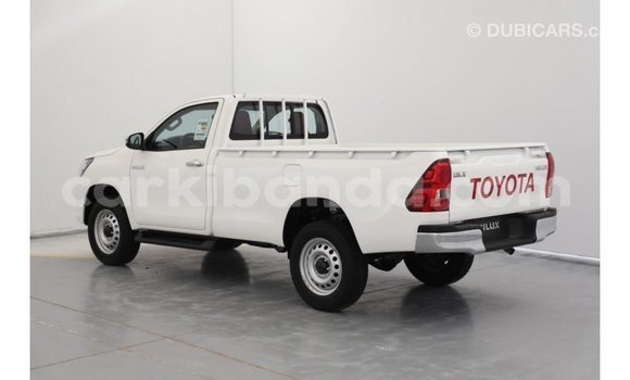 Acheter Import Voiture Toyota Hilux Blanc à Import - Dubai, Ouganda Acheter Import Voiture Toyota Hilux Blanc à Import - Dubai, Ouganda