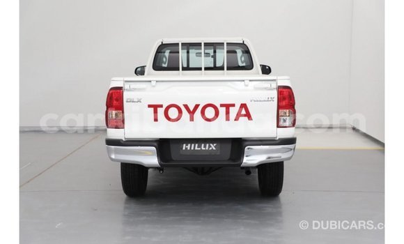 Acheter Import Voiture Toyota Hilux Blanc à Import - Dubai, Ouganda Acheter Import Voiture Toyota Hilux Blanc à Import - Dubai, Ouganda