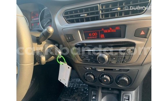 Acheter Import Voiture Peugeot 301 Blanc à Import - Dubai, Ouganda Acheter Import Voiture Peugeot 301 Blanc à Import - Dubai, Ouganda