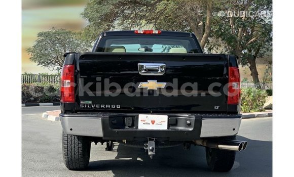 Acheter Import Voiture Chevrolet Silverado Noir à Import - Dubai, Ouganda Acheter Import Voiture Chevrolet Silverado Noir à Import - Dubai, Ouganda