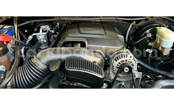 Acheter Import Voiture Chevrolet Silverado Noir à Import - Dubai, Ouganda Acheter Import Voiture Chevrolet Silverado Noir à Import - Dubai, Ouganda