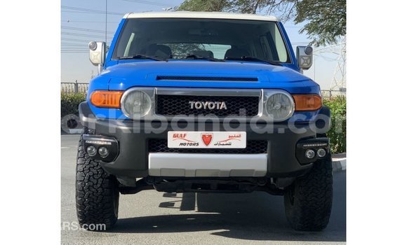 Gura Imported Toyota FJ Cruiser Blue Imodoka i Import - Dubai mu Uganda Gura Imported Toyota FJ Cruiser Blue Imodoka i Import - Dubai mu Uganda