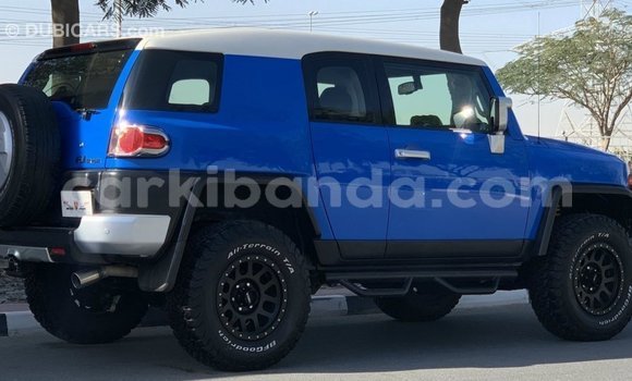 Gura Imported Toyota FJ Cruiser Blue Imodoka i Import - Dubai mu Uganda Gura Imported Toyota FJ Cruiser Blue Imodoka i Import - Dubai mu Uganda