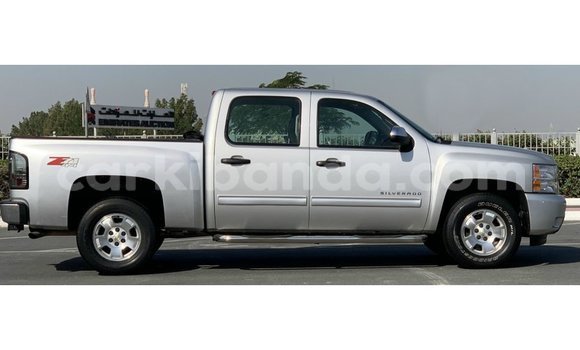 Acheter Import Voiture Chevrolet Silverado Autre à Import - Dubai, Ouganda Acheter Import Voiture Chevrolet Silverado Autre à Import - Dubai, Ouganda