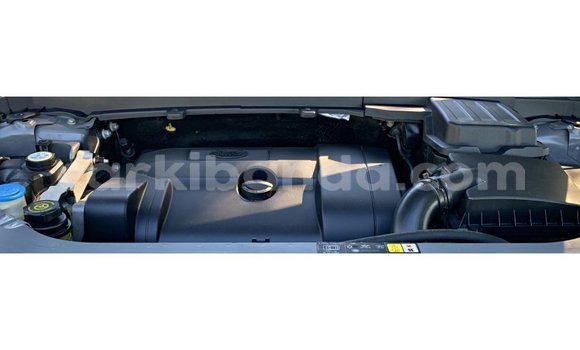 Acheter Import Voiture Land Rover Defender Autre à Import - Dubai, Ouganda Acheter Import Voiture Land Rover Defender Autre à Import - Dubai, Ouganda