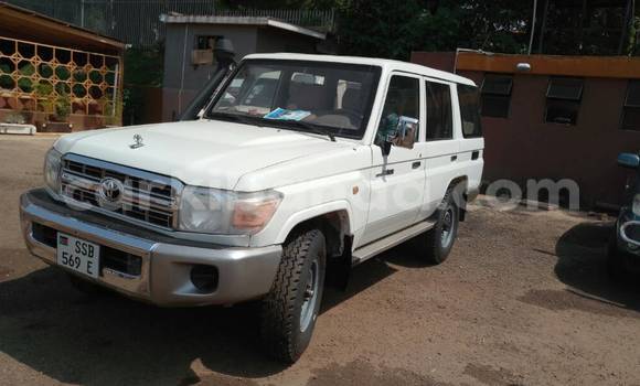 Buy Used Toyota Land Cruiser White Car in Kampala in Uganda Buy Used Toyota Land Cruiser White Car in Kampala in Uganda