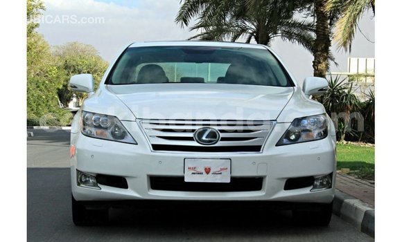 Acheter Import Voiture Lexus LS Blanc à Import - Dubai, Ouganda Acheter Import Voiture Lexus LS Blanc à Import - Dubai, Ouganda