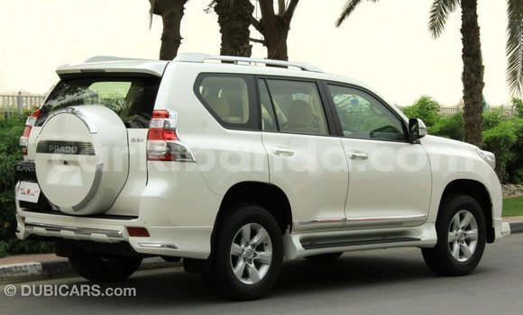 Acheter Import Voiture Toyota Prado Blanc à Import - Dubai, Ouganda Acheter Import Voiture Toyota Prado Blanc à Import - Dubai, Ouganda