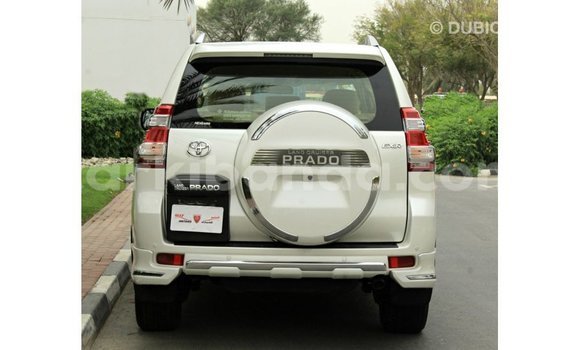 Acheter Import Voiture Toyota Prado Blanc à Import - Dubai, Ouganda Acheter Import Voiture Toyota Prado Blanc à Import - Dubai, Ouganda