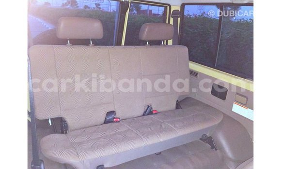 Acheter Import Voiture Toyota Land Cruiser Beige à Import - Dubai, Ouganda Acheter Import Voiture Toyota Land Cruiser Beige à Import - Dubai, Ouganda