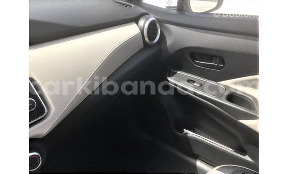 Acheter Import Voiture Nissan Sunny Blanc à Import - Dubai, Ouganda Acheter Import Voiture Nissan Sunny Blanc à Import - Dubai, Ouganda