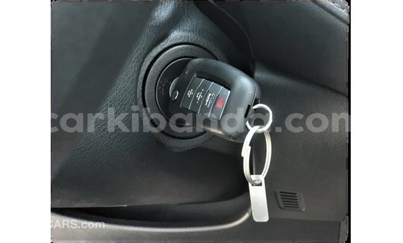 Acheter Import Voiture Nissan Sunny Blanc à Import - Dubai, Ouganda Acheter Import Voiture Nissan Sunny Blanc à Import - Dubai, Ouganda