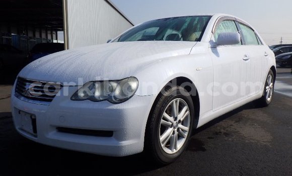 Acheter Occasion Voiture Toyota Mark X Blanc à Kampala, Ouganda Acheter Occasion Voiture Toyota Mark X Blanc à Kampala, Ouganda