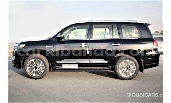 Acheter Import Voiture Toyota Land Cruiser Noir à Import - Dubai, Ouganda Acheter Import Voiture Toyota Land Cruiser Noir à Import - Dubai, Ouganda