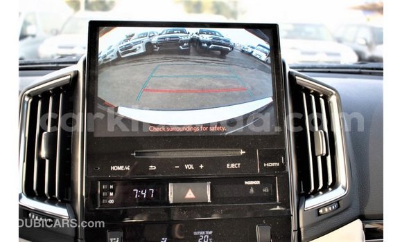 Acheter Import Voiture Toyota Land Cruiser Noir à Import - Dubai, Ouganda Acheter Import Voiture Toyota Land Cruiser Noir à Import - Dubai, Ouganda