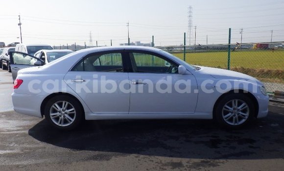 Acheter Occasion Voiture Toyota Mark X Blanc à Kampala, Ouganda Acheter Occasion Voiture Toyota Mark X Blanc à Kampala, Ouganda
