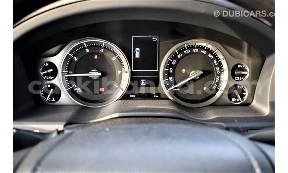 Acheter Import Voiture Toyota Land Cruiser Noir à Import - Dubai, Ouganda Acheter Import Voiture Toyota Land Cruiser Noir à Import - Dubai, Ouganda