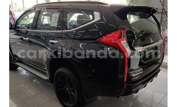 Acheter Import Voiture Mitsubishi Montero Noir à Import - Dubai, Ouganda Acheter Import Voiture Mitsubishi Montero Noir à Import - Dubai, Ouganda