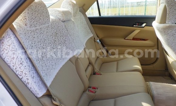 Acheter Occasion Voiture Toyota Mark X Blanc à Kampala, Ouganda Acheter Occasion Voiture Toyota Mark X Blanc à Kampala, Ouganda