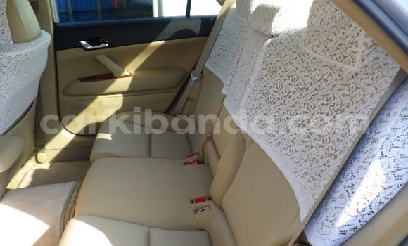 Acheter Occasion Voiture Toyota Mark X Blanc à Kampala, Ouganda Acheter Occasion Voiture Toyota Mark X Blanc à Kampala, Ouganda