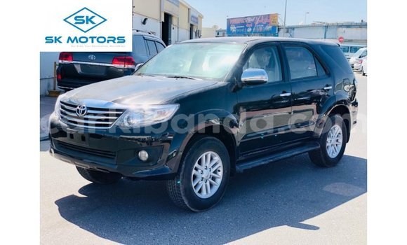 Nunua Imported Toyota Fortuner Nyeusi Gari ndani ya Import - Dubai nchini Uganda Nunua Imported Toyota Fortuner Nyeusi Gari ndani ya Import - Dubai nchini Uganda