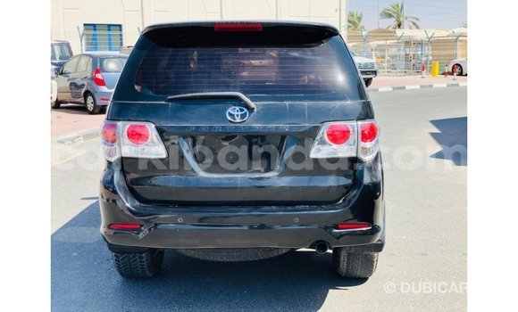 Acheter Import Voiture Toyota Fortuner Noir à Import - Dubai, Ouganda Acheter Import Voiture Toyota Fortuner Noir à Import - Dubai, Ouganda