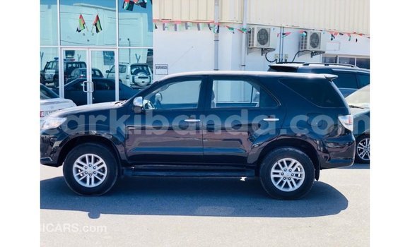 Acheter Import Voiture Toyota Fortuner Noir à Import - Dubai, Ouganda Acheter Import Voiture Toyota Fortuner Noir à Import - Dubai, Ouganda