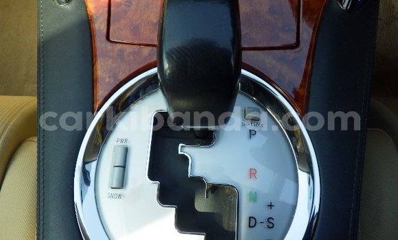 Acheter Occasion Voiture Toyota Mark X Blanc à Kampala, Ouganda Acheter Occasion Voiture Toyota Mark X Blanc à Kampala, Ouganda