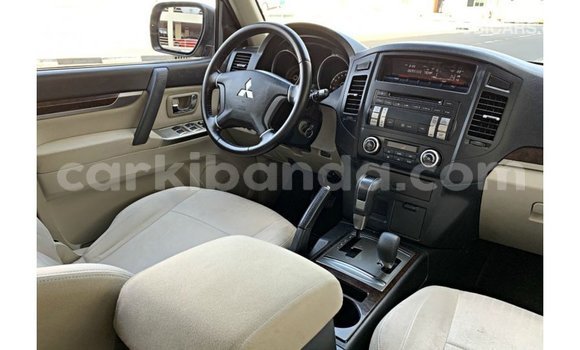 Acheter Import Voiture Mitsubishi Pajero Autre à Import - Dubai, Ouganda Acheter Import Voiture Mitsubishi Pajero Autre à Import - Dubai, Ouganda