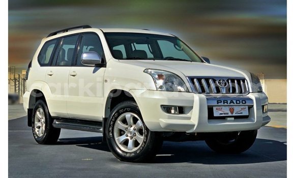 Nunua Imported Toyota Prado Nyeupe Gari ndani ya Import - Dubai nchini Uganda