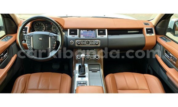 Acheter Import Voiture Land Rover Range Rover Blanc à Import - Dubai, Ouganda Acheter Import Voiture Land Rover Range Rover Blanc à Import - Dubai, Ouganda