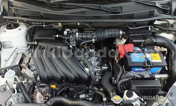 Acheter Import Voiture Nissan Tiida Blanc à Import - Dubai, Ouganda Acheter Import Voiture Nissan Tiida Blanc à Import - Dubai, Ouganda