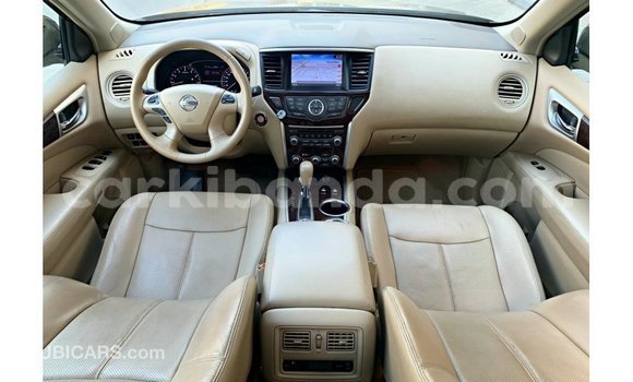 Nunua Imported Nissan Pathfinder Nyeusi Gari ndani ya Import - Dubai nchini Uganda Nunua Imported Nissan Pathfinder Nyeusi Gari ndani ya Import - Dubai nchini Uganda