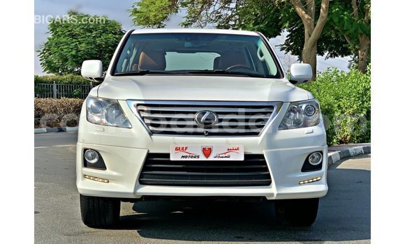 Acheter Import Voiture Lexus LX Blanc à Import - Dubai, Ouganda Acheter Import Voiture Lexus LX Blanc à Import - Dubai, Ouganda