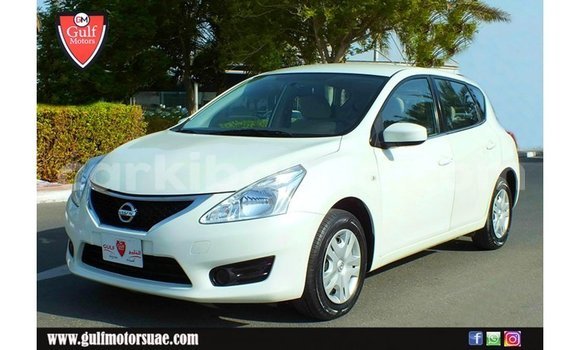 Acheter Import Voiture Nissan Tiida Blanc à Import - Dubai, Ouganda Acheter Import Voiture Nissan Tiida Blanc à Import - Dubai, Ouganda