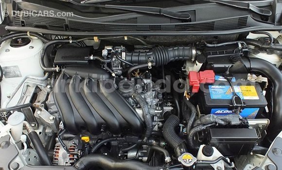 Acheter Import Voiture Nissan Tiida Blanc à Import - Dubai, Ouganda Acheter Import Voiture Nissan Tiida Blanc à Import - Dubai, Ouganda