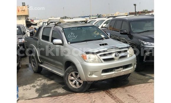 Nunua Imported Toyota Hilux Nyingine Gari ndani ya Import - Dubai nchini Uganda Nunua Imported Toyota Hilux Nyingine Gari ndani ya Import - Dubai nchini Uganda