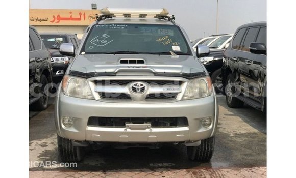 Nunua Imported Toyota Hilux Nyingine Gari ndani ya Import - Dubai nchini Uganda Nunua Imported Toyota Hilux Nyingine Gari ndani ya Import - Dubai nchini Uganda