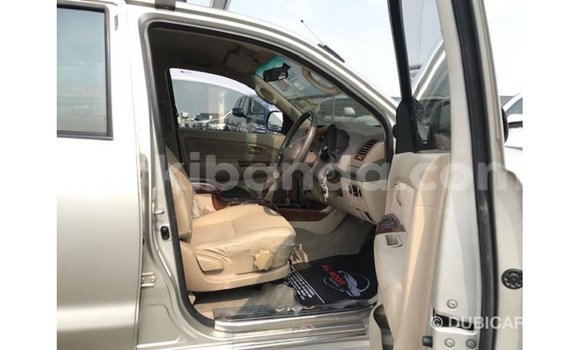 Nunua Imported Toyota Hilux Nyingine Gari ndani ya Import - Dubai nchini Uganda Nunua Imported Toyota Hilux Nyingine Gari ndani ya Import - Dubai nchini Uganda