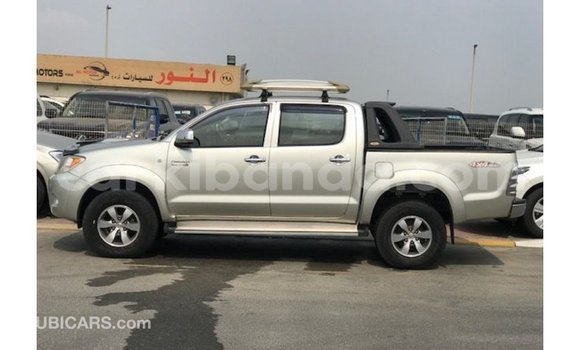Nunua Imported Toyota Hilux Nyingine Gari ndani ya Import - Dubai nchini Uganda Nunua Imported Toyota Hilux Nyingine Gari ndani ya Import - Dubai nchini Uganda