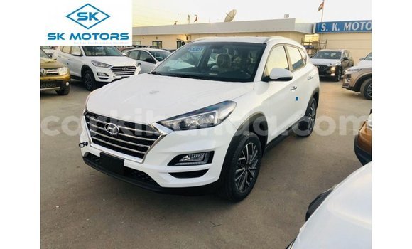 Nunua Imported Hyundai Tucson Nyeupe Gari ndani ya Import - Dubai nchini Uganda