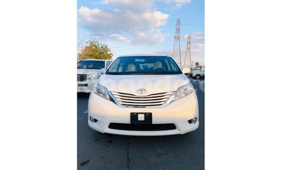 Buy Import Toyota Sienna White Car in Import - Dubai in Uganda Buy Import Toyota Sienna White Car in Import - Dubai in Uganda