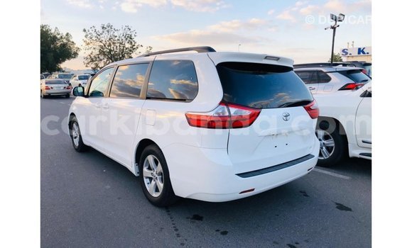 Buy Import Toyota Sienna White Car in Import - Dubai in Uganda Buy Import Toyota Sienna White Car in Import - Dubai in Uganda