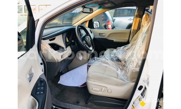 Buy Import Toyota Sienna White Car in Import - Dubai in Uganda Buy Import Toyota Sienna White Car in Import - Dubai in Uganda