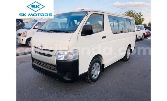 Acheter Import Voiture Toyota Hiace Blanc à Import - Dubai, Ouganda