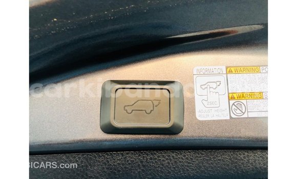 Nunua Imported Toyota 4Runner Nyeusi Gari ndani ya Import - Dubai nchini Uganda Nunua Imported Toyota 4Runner Nyeusi Gari ndani ya Import - Dubai nchini Uganda