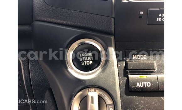 Acheter Import Voiture Toyota Land Cruiser Blanc à Import - Dubai, Ouganda Acheter Import Voiture Toyota Land Cruiser Blanc à Import - Dubai, Ouganda